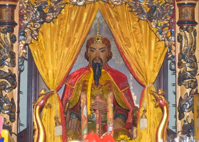 Tượng Đức Thánh Trần tại Đền thờ của Ngài. Ảnh: NGỌC NHUẬN Tượng Đức Thánh Trần tại Đền thờ của Ngài. Ảnh: NGỌC NHUẬN
