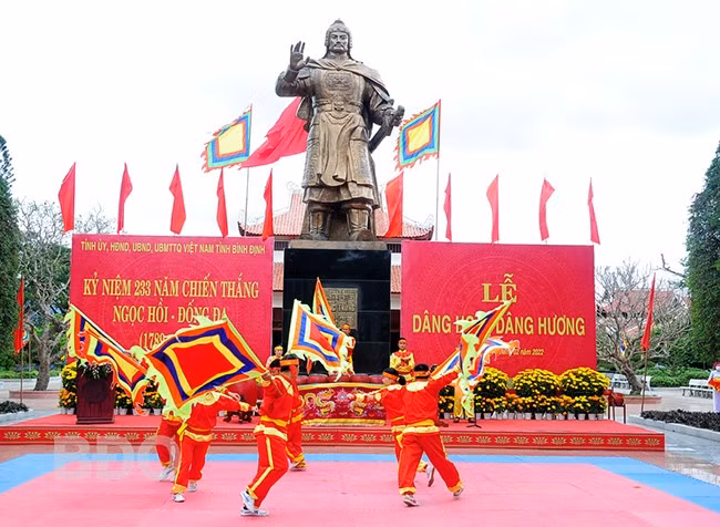 Chương trình nghệ thuật tại Bảo tàng Quang Trung phục vụ Lễ kỷ niệm 233 năm Chiến thắng Ngọc Hồi - Đống Đa (1789 - 2022). Ảnh: NGỌC NHUẬN