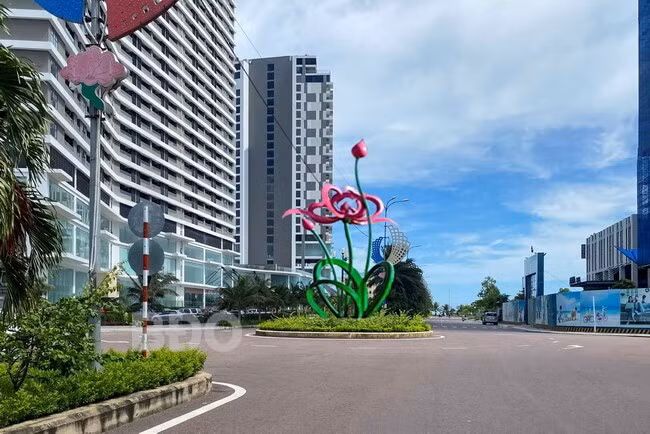 Phối cảnh cụm đèn trang trí lắp đặt ở nút giao thông đường Võ Thị Yến - Nguyễn Trung Tín. Ảnh: AN NHIÊN Phối cảnh cụm đèn trang trí lắp đặt ở nút giao thông đường Võ Thị Yến - Nguyễn Trung Tín. Ảnh: AN NHIÊN