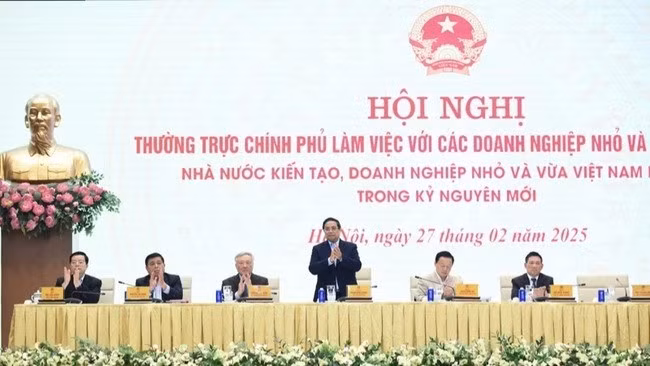 Thủ tướng Phạm Minh Chính chủ trì Hội nghị Thường trực Chính phủ làm việc với các doanh nghiệp nhỏ và vừa Việt Nam (Ảnh: TRẦN HẢI).