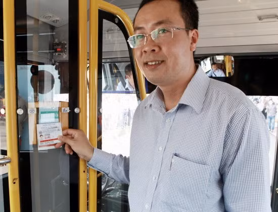 Vé xe buýt điện tử được sử dụng trên tuyến xe buýt 06 của Hà Nội
