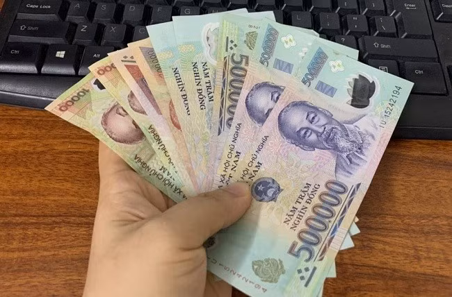 Cách tính thuế thu nhập cá nhân như hiện nay đang cho thấy nhiều điểm bất hợp lý. (Ảnh minh họa: KT)