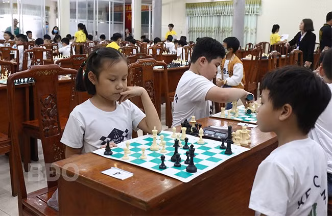 Một số VĐV từng tham gia giải năm ngoái tỏ ra chững chạc hơn, quen với điều kiện và các quy định khi thi đấu. Ảnh: HOÀNG QUÂN Một số VĐV từng tham gia giải năm ngoái tỏ ra chững chạc hơn, quen với điều kiện và các quy định khi thi đấu. Ảnh: HOÀNG QUÂN