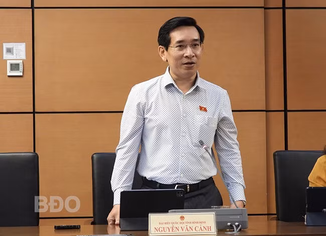 Nguyễn Văn Cảnh tham gia thảo luận dự án Luật Dữ liệu. Ảnh: Đoàn ĐBQH tỉnh Nguyễn Văn Cảnh tham gia thảo luận dự án Luật Dữ liệu. Ảnh: Đoàn ĐBQH tỉnh