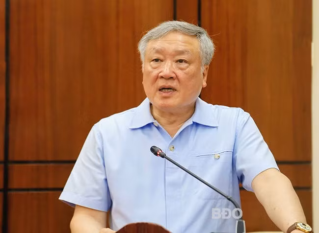 Phó Thủ tướng Thường trực Chính phủ Nguyễn Hòa Bình phát biểu khai mạc buổi làm việc. Ảnh: HẢI YẾN