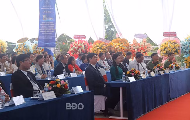 Quang cảnh buổi lễ. Ảnh: HỒ ĐIỂM