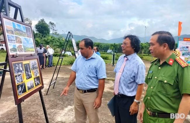 Không gian triển lãm ảnh nghệ thuật Võ Chí Hà và những câu chuyện. Ảnh: K.V