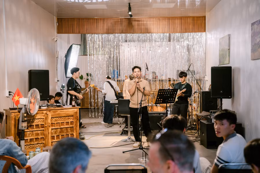anh-vo-thanh-nhan-truong-ban-to-chuc-hi-vong-dem-nhac-se-cham-den-ky-uc-va-giu-gin-su-gan-bo-cua-khan-gia-voi-thanh-pho-pleiku-anh-ngoc-duy.jpg