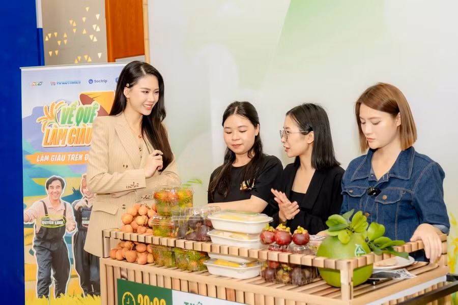 Hoa hậu Bùi Quỳnh Hoa