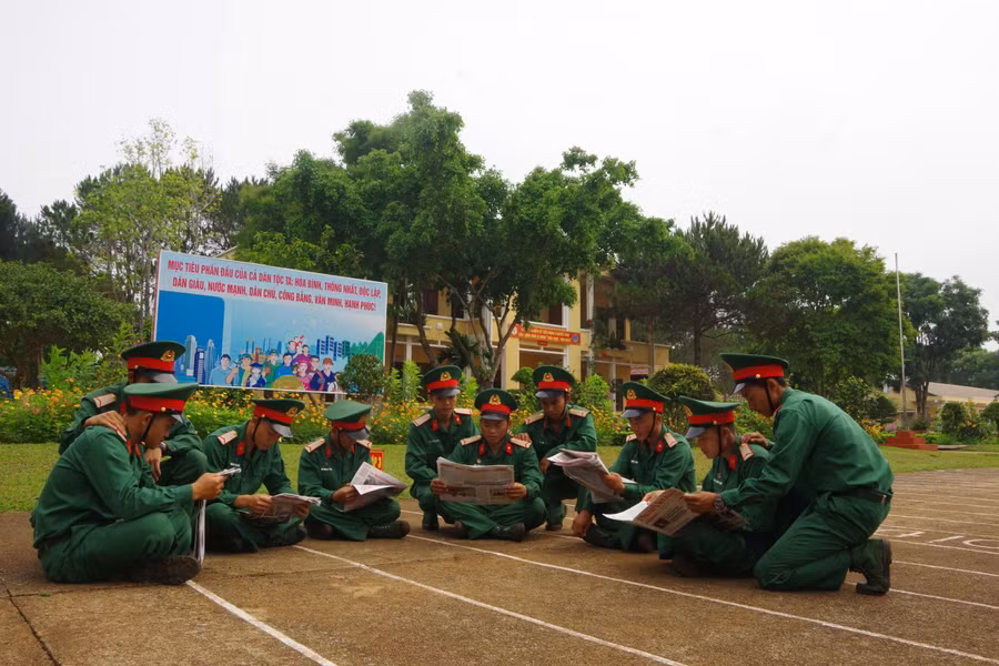 gio-doc-bao-cua-chien-si-lu-doan-phao-binh-234-anh-dvcc.jpg