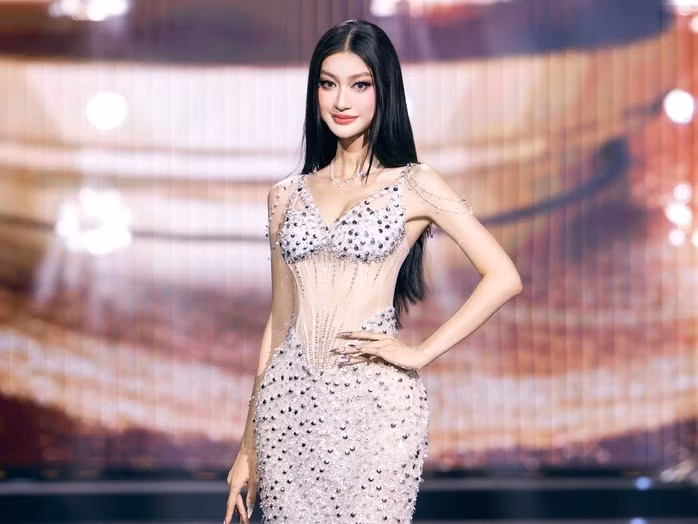 Người đẹp Hoàng Kim Ngân