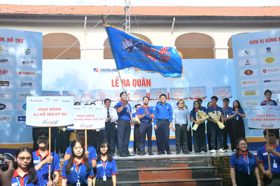Nghi thức ra quân Tiếp sức mùa thi năm 2025 sáng nay (21.6)