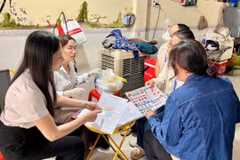Đoàn liên ngành tỉnh Gia Lai tăng cường kiểm tra các điều kiện vệ sinh, nguồn gốc nguyên liệu tại các cơ sở kinh doanh ăn uống sau sự cố nghi ngộ độc thực phẩm.