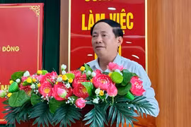 Chủ tịch UBND tỉnh Phạm Anh Tuấn tiếp xúc cử tri phường Quy Nhơn Đông.