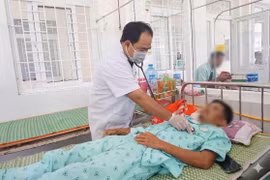Đã có 75 trường hợp nhập viện điều trị nghi do ngộ độc từ bánh mì.