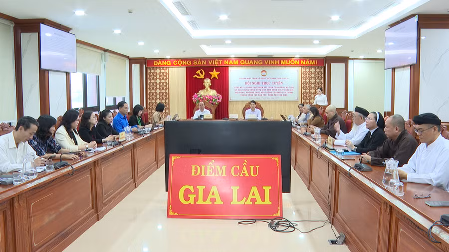 tong-ket-10-nam-ve-hoat-dong-cua-mttq-trong-cong-tac-dan-toc-ton-giao.png