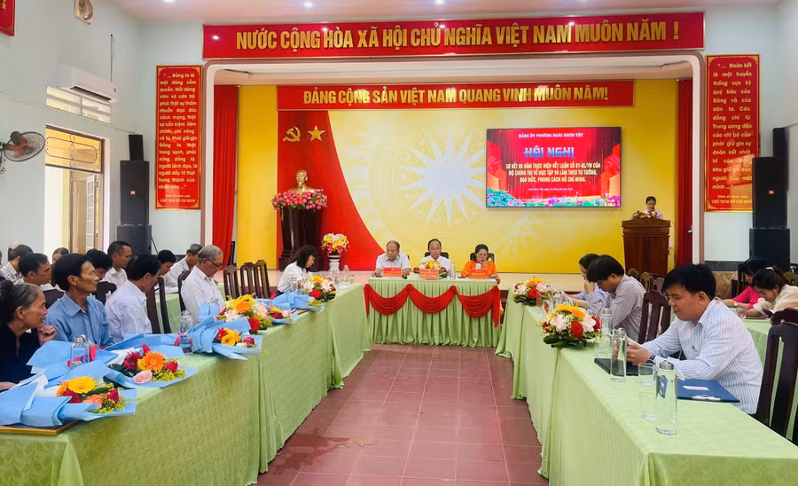 dang-uy-phuong-hoai-nhon-tay-so-ket-5-nam-thuc-hien-ket-luan-so-01-cua-bo-chinh-tri.jpg