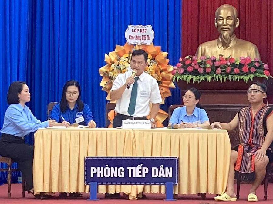 san-choi-tri-tue-cua-nhung-hoc-vien-gioi-ly-luan-chinh-tri.jpg