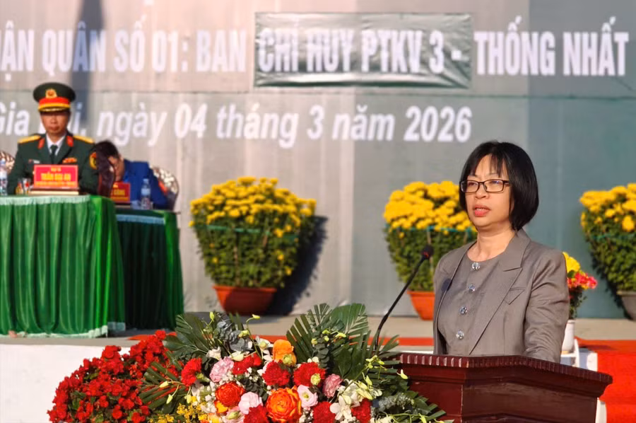 anh-11-pho-chu-tich-ubnd-tinh-nguyen-thi-thanh-lich-phat-bieu-tai-le-giao-nhan-quan-2026-anh-ba-binh.jpg