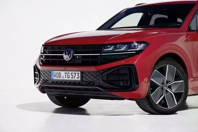 Xe có bộ lưới tản nhiệt 2 tầng với lớp sơn đen đầy khỏe khoắn. Ảnh: S.T