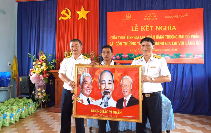 thue-tinh-gia-lai-tang-qua-luu-niem-cho-don-vi-ket-nghia.jpg