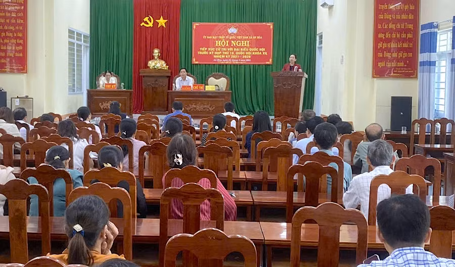 quang-canh-tiep-xuc-cu-tri-tai-xa-an-hoa.jpg