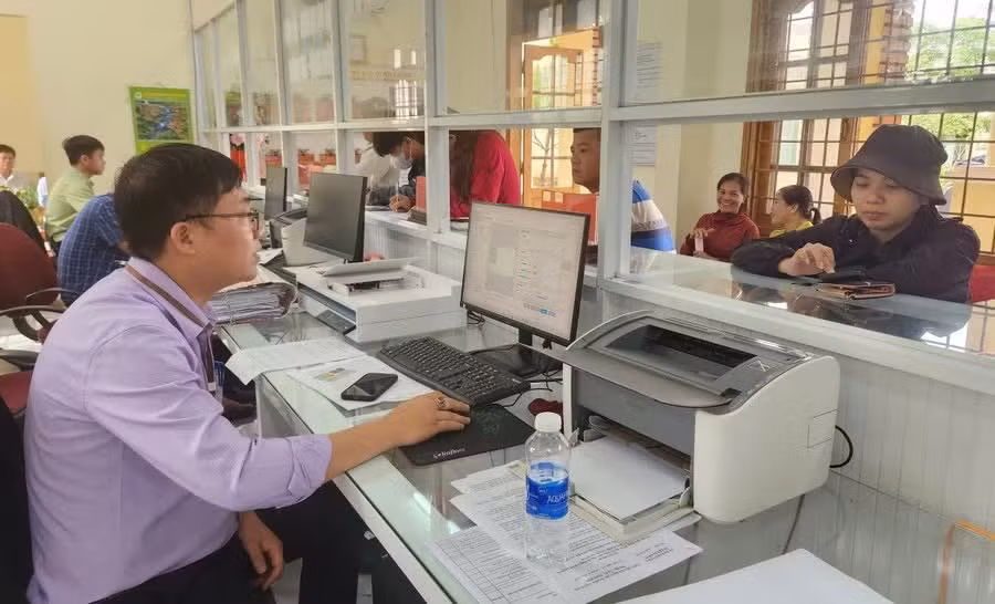 thu-bay-22-8-nhung-ai-phai-di-lam-bu.jpg