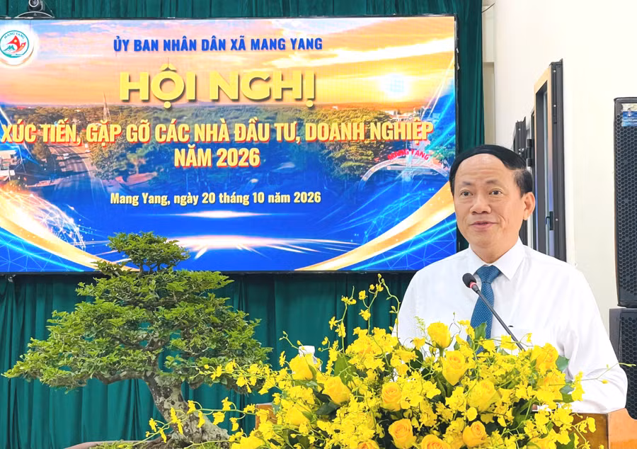 chu-tich-ubnd-tinh-phat-bieu-tai-hoi-nghi.jpg
