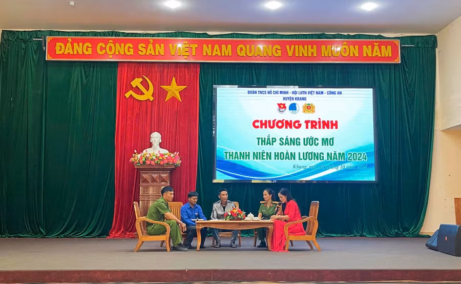1-giao-luu-tro-chuyen-ve-cong-tac-tai-hoa-nhap-cong-dong-1860.jpg