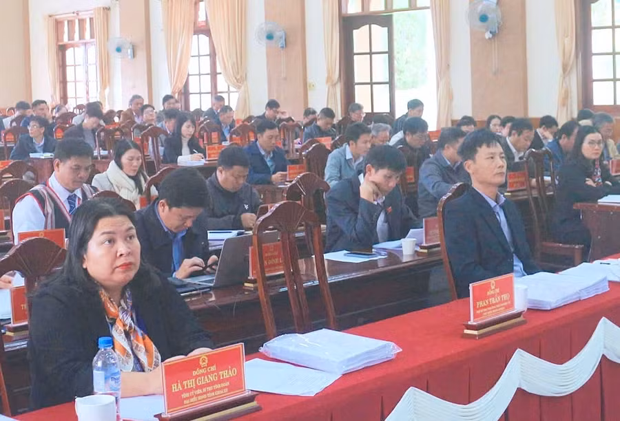 cac-dai-bieu-tham-du-ky-hop-9990.jpg