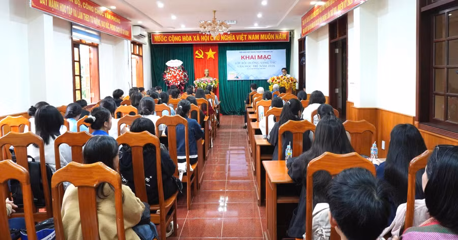 hoi-vhnt-khai-mac-lop-boi-duong-sang-tac-nam-2026.jpg