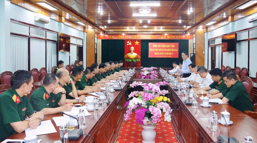 dong-chi-pham-anh-tuan-chu-tich-tinh-gia-lai-phat-bieu-tai-lam-viec-voi-binh-doan-15-5857.jpg