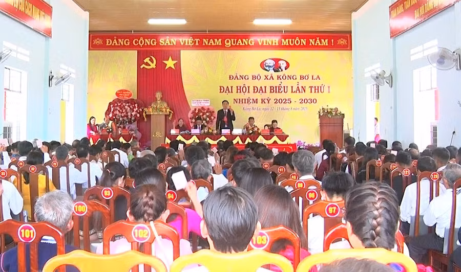 quang-cang-dai-hoi.jpg