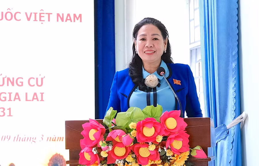 ung-cu-vien-hdnd-tinh-khoa-xiii-tiep-xuc-cu-tri-tai-xa-canh-lien.jpg