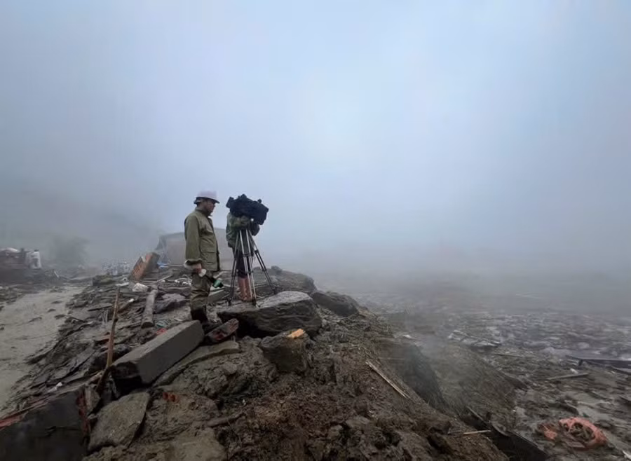 z6701117560145-79f81bf335c661267b5c852cc9bb53d5.jpg