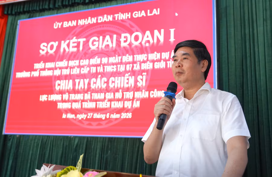 pho-chu-tich-ubnd-tinh-lam-hai-giang-phat-bieu-ghi-nhan-bieu-duong-luc-luong-cong-an-ho-tro-thi-cong-truong-pho-thong-dan-toc-noi-tru-lien-cap-tieu-hoc-va-thcs.jpg
