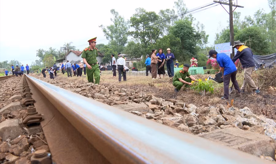 cac-don-vi-ra-quan-trong-hoa-doc-tuyen-duong-sat-qua-dia-ban-xa-binh-duong.jpg