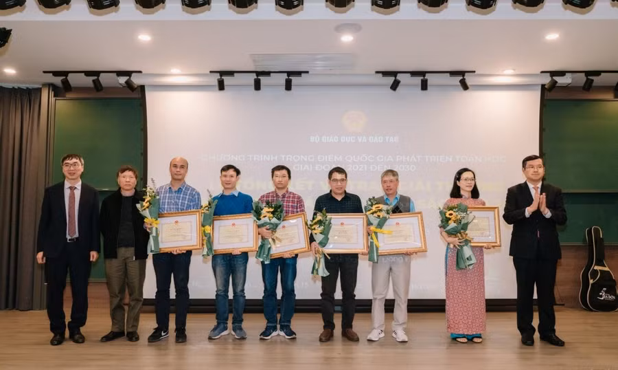 xet-tang-giai-thuong-cong-trinh-toan-hoc-xuat-sac-nam-2026.jpg