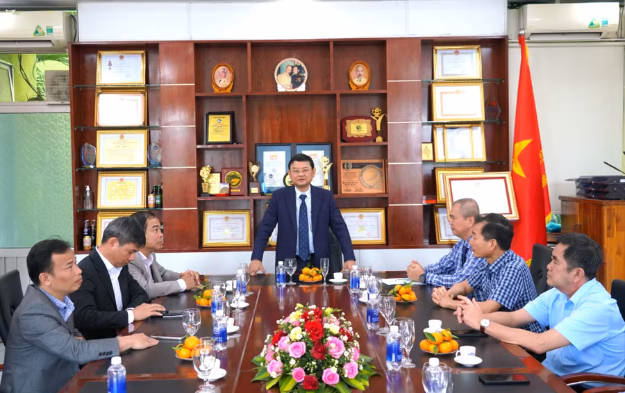 a1-pct-nguyen-tu-cong-hoang-chuc-tet-tai-chi-nhanh-cong-ty-cp-bia-sg-qn.jpg