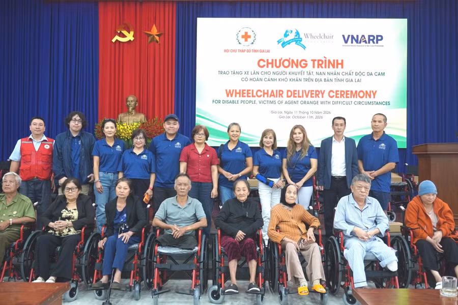 chuong-trinh-trao-tang-50-xe-lan.jpg