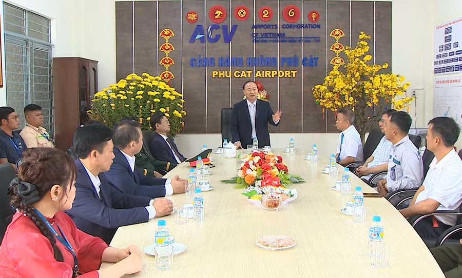 bttu-chuc-tet-cang-hang-khong-phu-cat-anh-trung-nghia.jpg