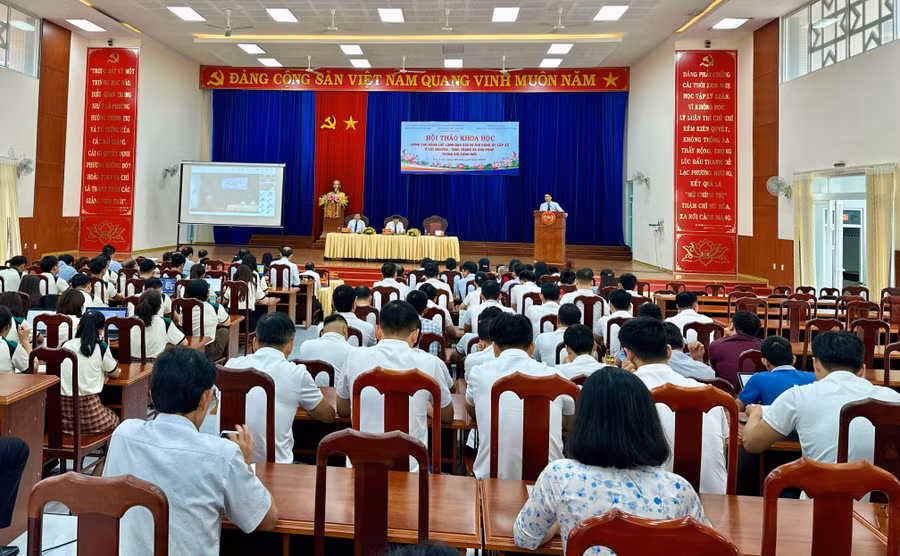 quang-canh-hoi-thao-anh-ha-duy.jpg