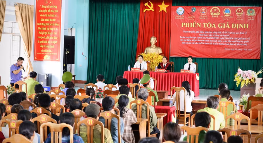 phien-toa-gia-dinh-tuyen-truyen-phap-luat-ve-bao-ve-rung-tai-kon-ka-kinh.jpg