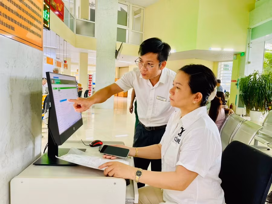 chi-nhanh-van-phong-dang-ky-dat-dai-thanh-pho-pleiku-huong-dan-chuyen-doi-so-trong-thuc-hien-nghia-vu-tai-chinh-ve-dat-dai-4958.jpg