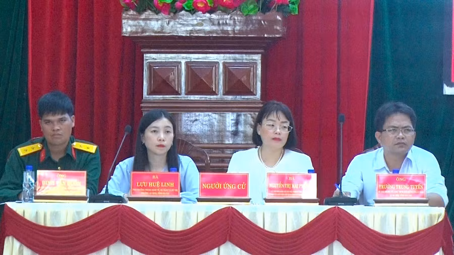 ung-cu-vien-dai-bieu-quoc-hoi-khoa-xvi-tai-don-vi-bau-cu-so-5-tinh-gia-lai-tiep-xuc-cu-tri-7622.jpg