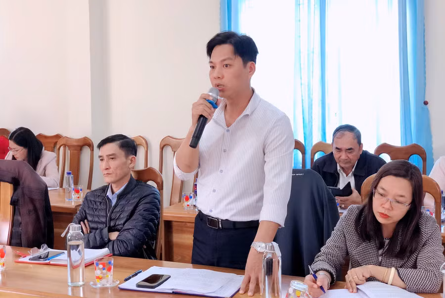 dai-bieu-thao-luan.jpg