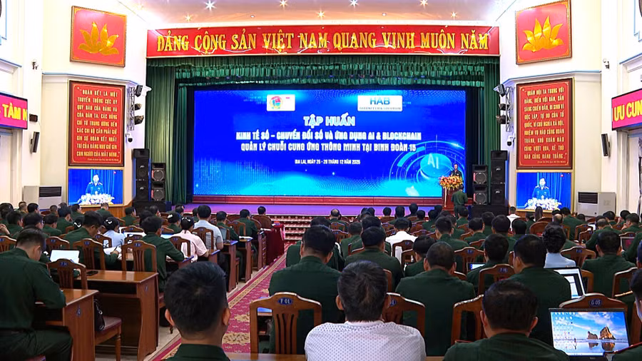 binh-doan-15-tap-huan-kinh-te-so-chuyen-doi-so-ung-dung-ai-va-blockchain.jpg