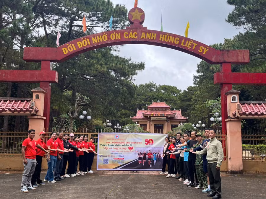 le-phat-dong-huong-ung-chien-dich-trieu-buoc-chan-nhan-ai-tiep-noi-trang-su-vang-tai-huyen-mang-yang.jpg