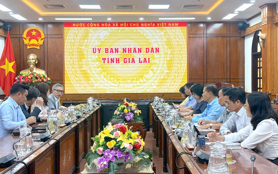 Quang cảnh buổi làm việc. Ảnh: Hoàng Vũ