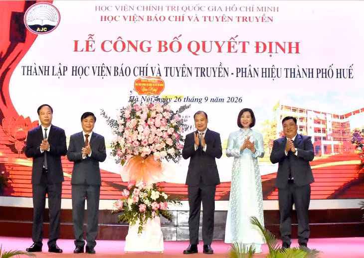 hoc-vien-bao-chi-va-tuyen-truyen-dat-phan-hieu-tai-hue-mo-them-co-hoi-hoc-tap-o-mien-trung.jpg
